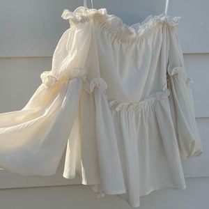 JOA Los Angeles size small off the shoulder top